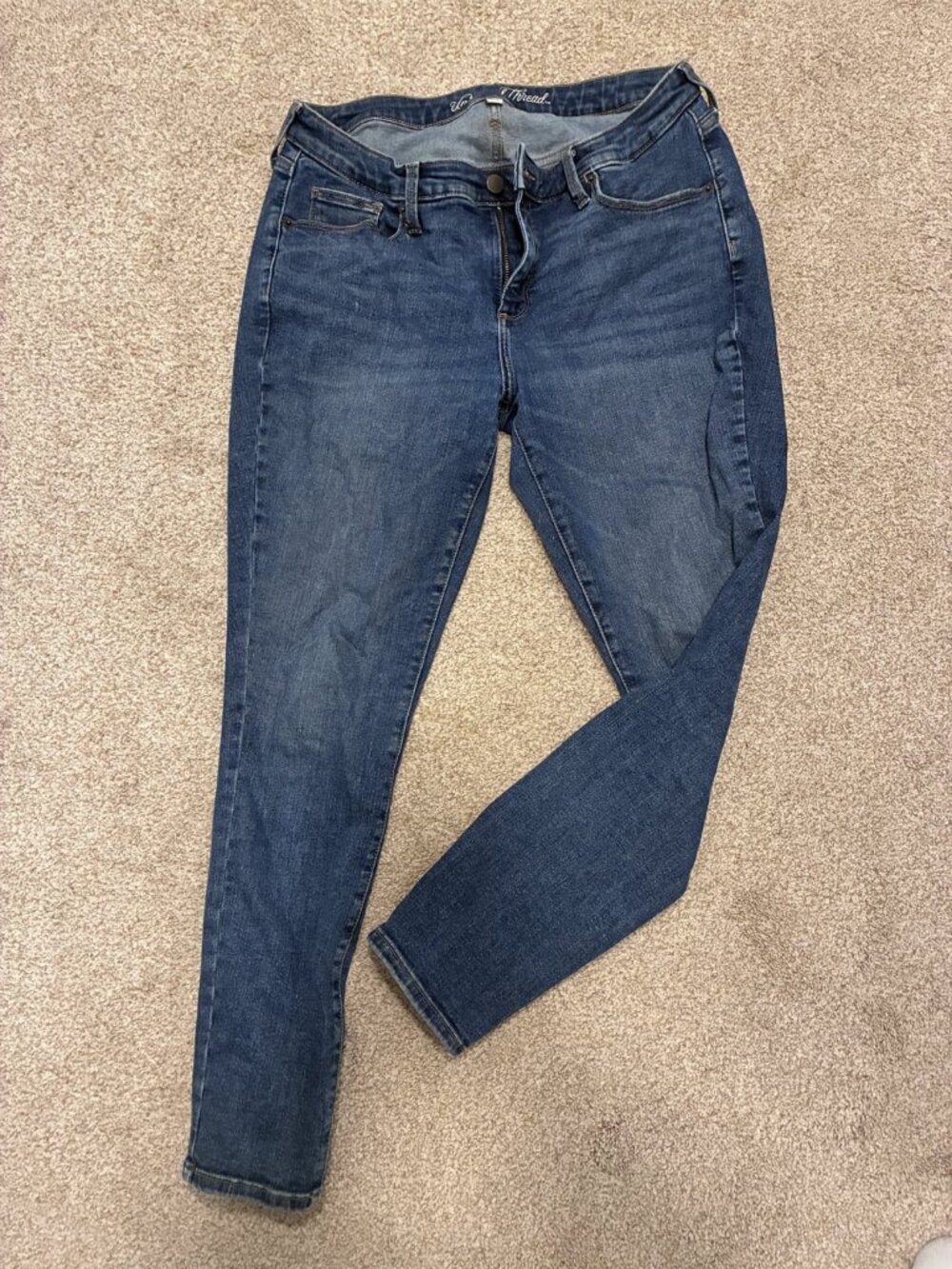 Universal Thread Mid Rise Curvy Skinny Jeans 12 / 31R Medium Wash